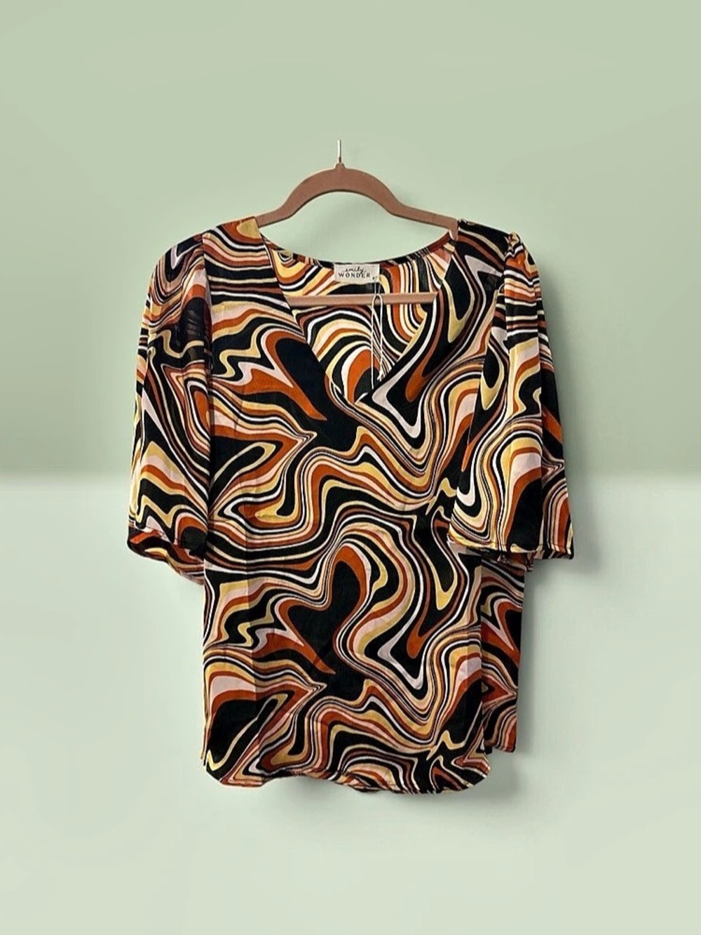 Emily Wonder Retro Swirl Print V-Neck Short Sleeve Top Black & Orange Small